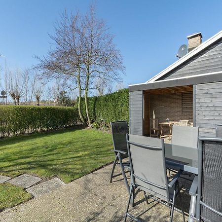 Exquisite Bungalow By The Sea Sint Maartensvlotbrug Exteriör bild