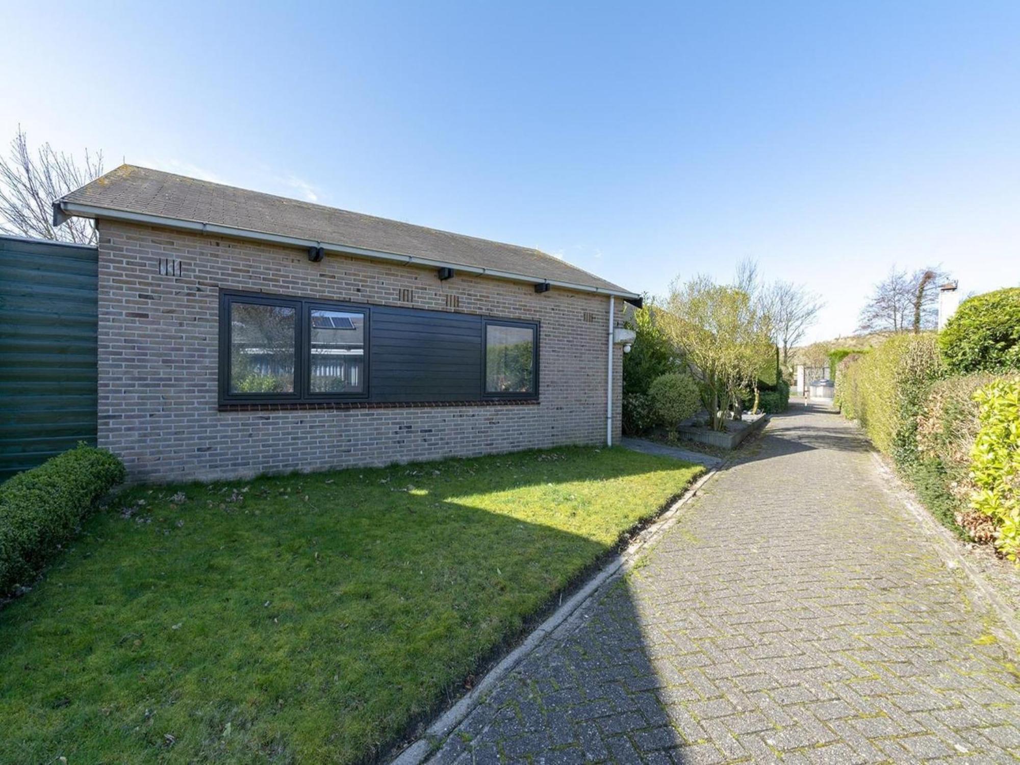 Exquisite Bungalow By The Sea Sint Maartensvlotbrug Exteriör bild